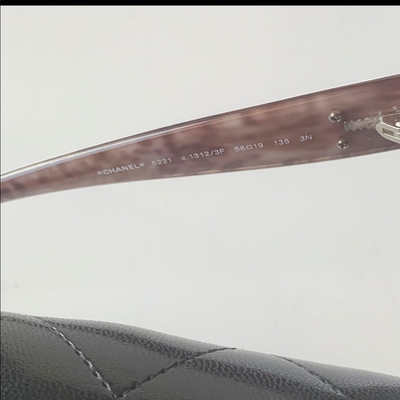 ‼️SOLD‼️CHANEL Sunglasses 5221 Black - Picture 8 of 12